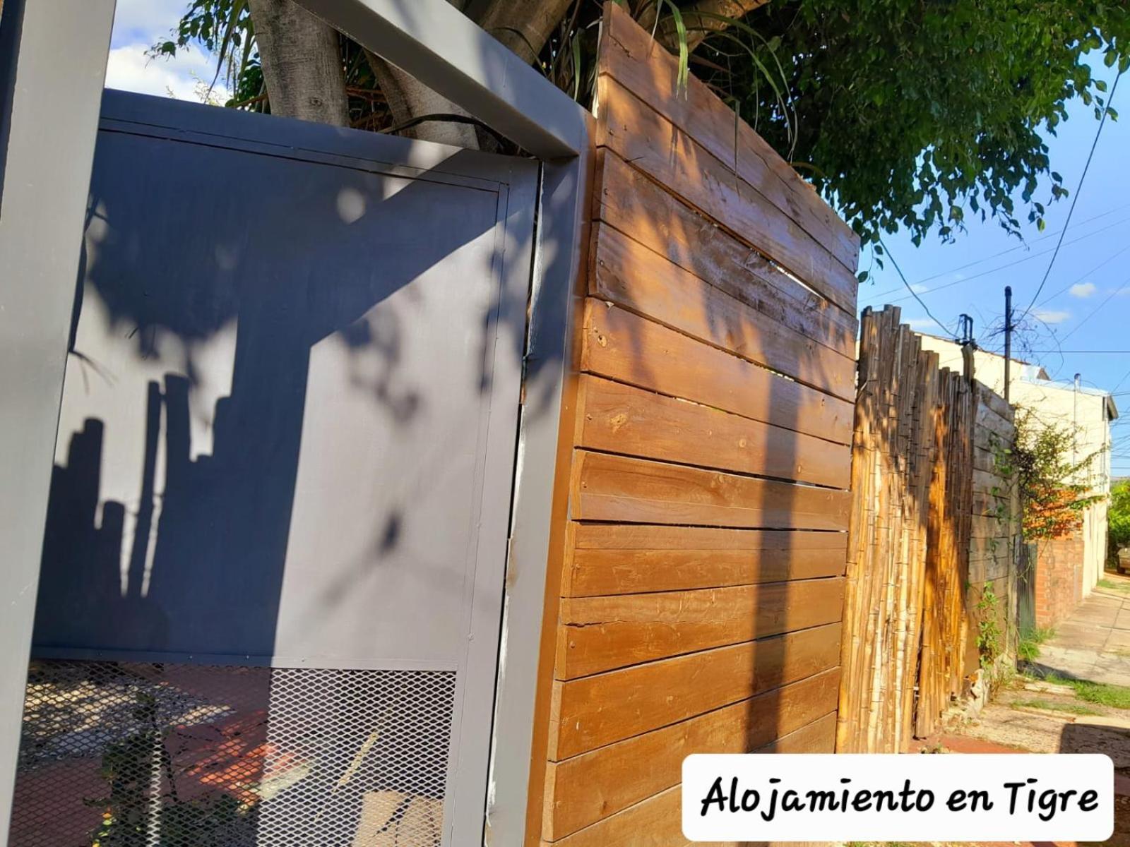 Готель Alojamiento En Tigre Buenos Aires Екстер'єр фото